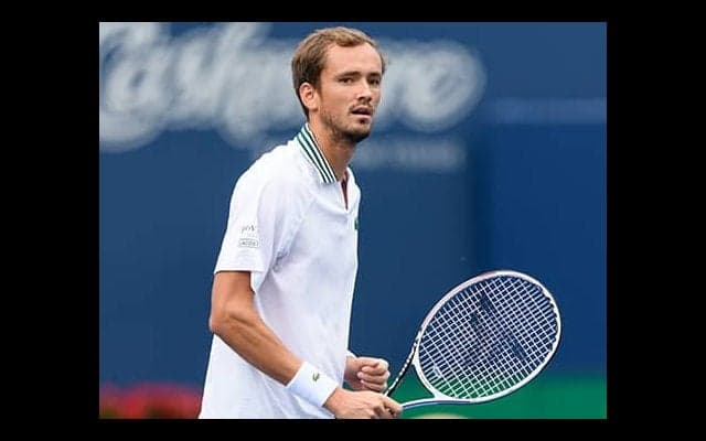 メド 珍事発生も初戦は辛勝