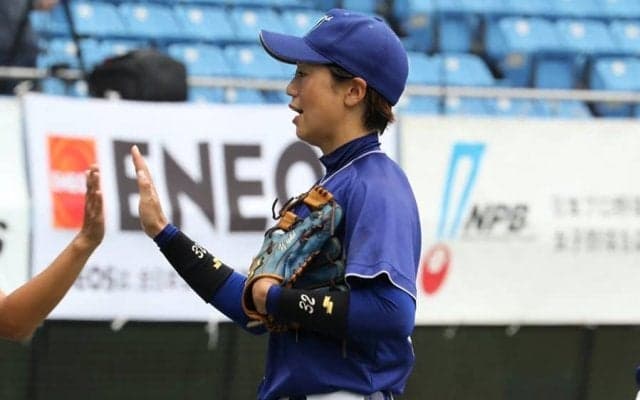 「ナックル姫」と「安打製造機」　初の“女子野球日本一”を支えた2人の兼任コーチ