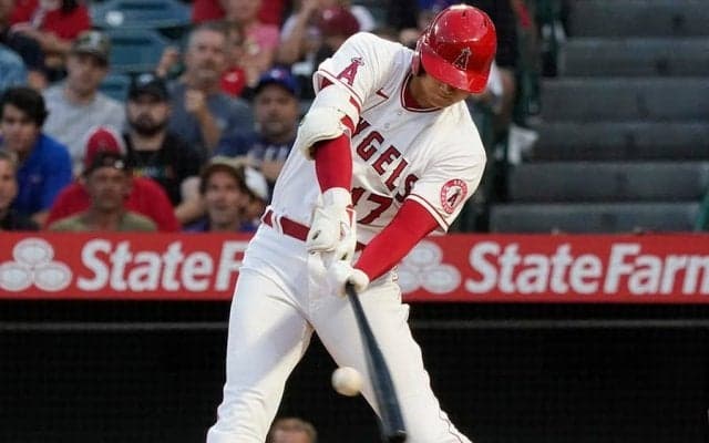 【MLB】「音が別格」「ロケット」大谷翔平、茂みに放り込んだ“お目覚め弾”にファン歓喜
