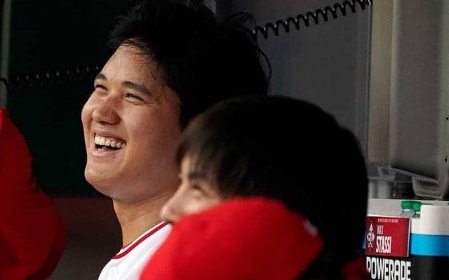 【MLB】“大谷翔平まみれ”になった少女が「可愛い」　スタンドで大喜びする姿に注目