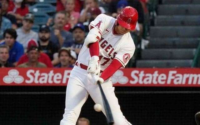 【MLB】大谷翔平、リアル二刀流で弾丸180キロ二塁打　名物解説称賛「ロケットだ」