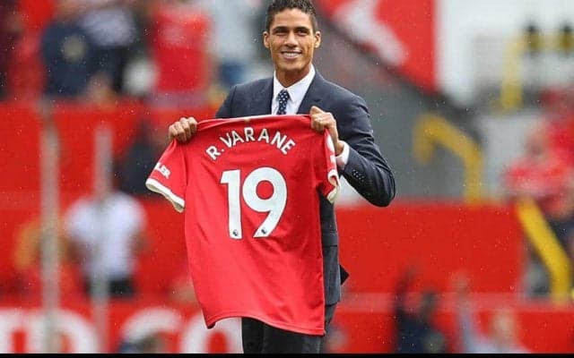 ユナイテッドがレアルからDFヴァランの獲得を正式発表！ 4年契約を締結「輝かしい歴史の一部となる」