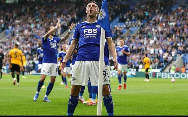 レスターがウルブスに競り勝ち白星発進!　狐のエースが開幕弾で相手のお株奪う狼の遠吠え《プレミアリーグ》