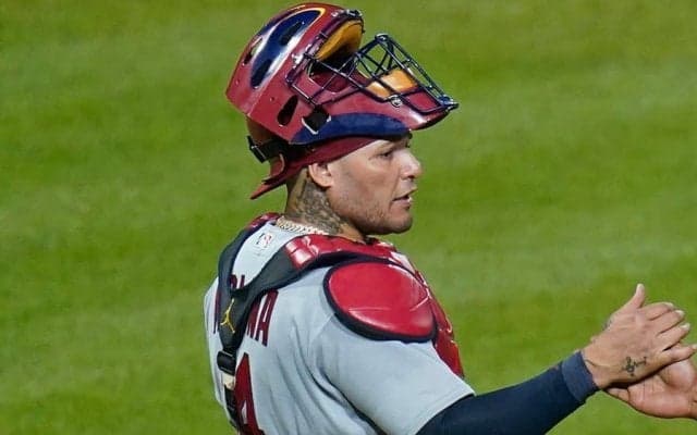 【MLB】39歳モリーナの「すんごい球」にファン騒然　“バズーカ送球”に「走るのはご法度」