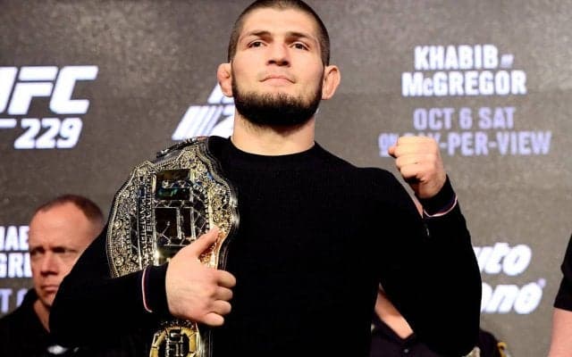 元UFC王者のヌルマゴメドフがロシア3部のサッカークラブとプロ契約