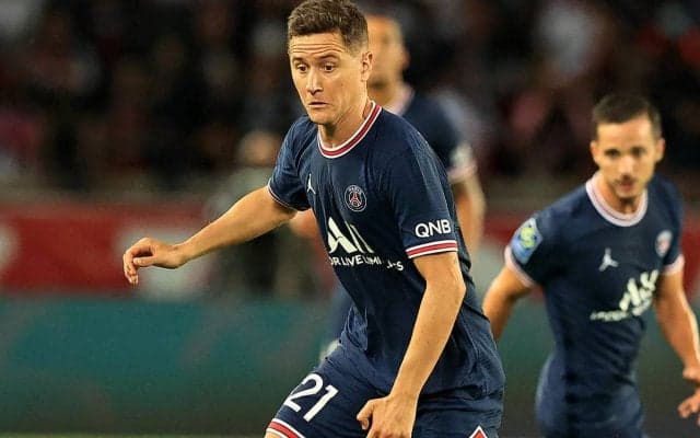 PSGの面々がエレーラの誕生日を祝う！ しかし、集合写真にある選手が不在で憶測広がる