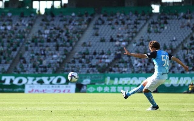 【J2熾烈な戦い】「風に流されないように縦回転に蹴ろうかなと」実況アナ絶叫FK！「遠藤保仁劇場」で磐田が暫定首位浮上【戸塚啓のJ2のミカタ】(1)