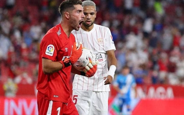 「そりゃないわ」ジダン息子が開幕戦の16分で一発退場…入れ替わられて思わず手を出す