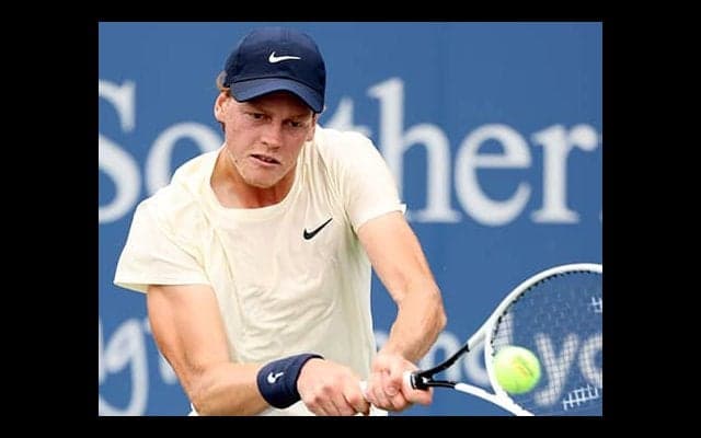 シナー 誕生日に初戦突破