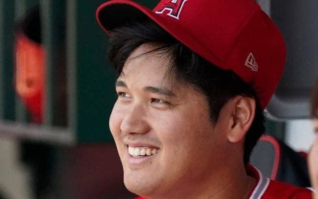 「なんでこの顔？」大谷翔平の40号をMLB公式が祝福、ハートまみれの“Love谷”写真