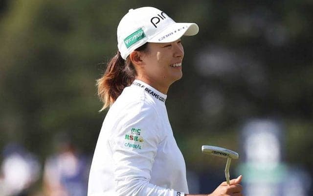 渋野日向子、絶品ショット後に見せたポーズに米メディア虜「いくら見ても良いものだ」