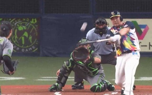 西武・中村剛也、通算22本目の満塁弾　初回に3連打からズドン「打てて良かったです！」