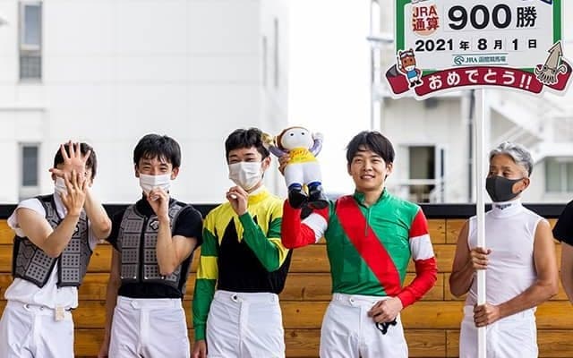 三浦皇成騎手がJRA通算10000回騎乗、史上最速・最年少で達成