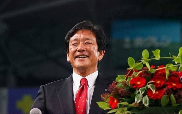 栗山監督が取った粋な計らい　始球式後の“隠れた”サプライズに反響「律儀な人だな」