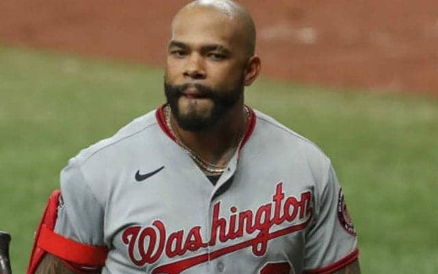 巨人、テームズを自由契約に　デビュー戦でアキレス腱断裂の大怪我を負う