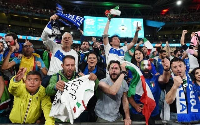 サッカー欧州選手権「9000人以上がコロナ感染」クラスター発生に『フジロックフェスティバル』への懸念も…「スーパー・スプレッダー」との声