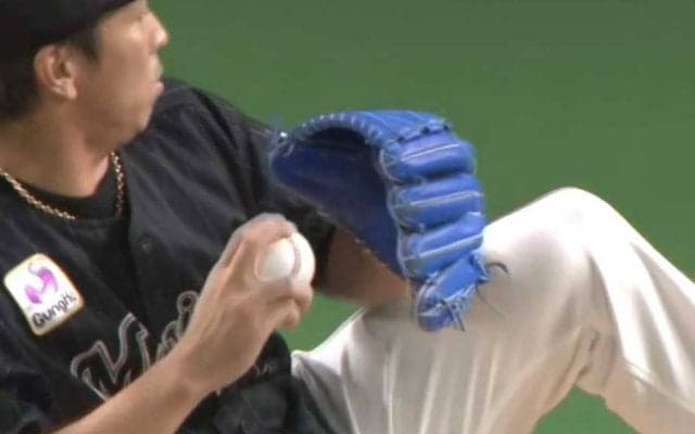 ロッテ益田の「絶対に笑ってはいけない新投法」　打者・西川も「笑ってるやん」