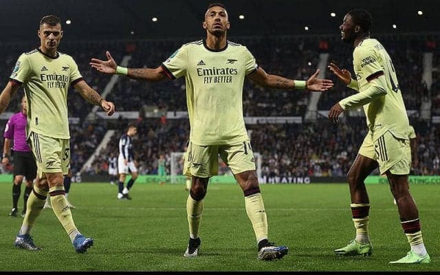 アーセナルがオーバのハットで“U-23”WBAに6発圧勝! セインツとバーンリーも3回戦へ《EFLカップ》