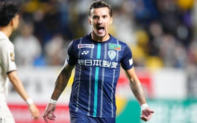 「悪魔の左足」川崎Fを止めたアビスパ福岡MFクルークスの強烈な“一撃”に称賛「理不尽だ」