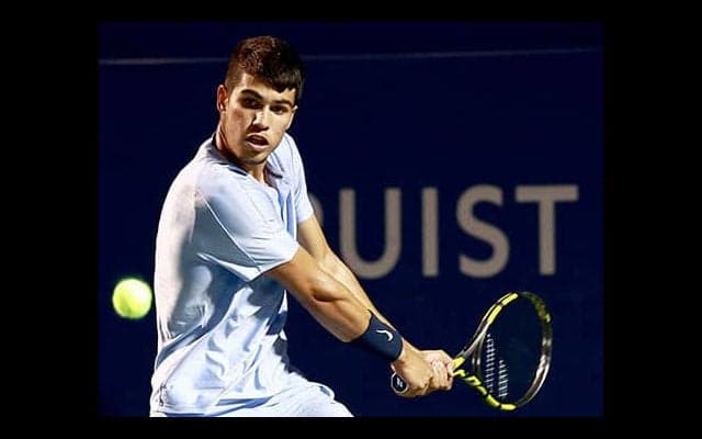 18歳アルカラス接戦制し8強