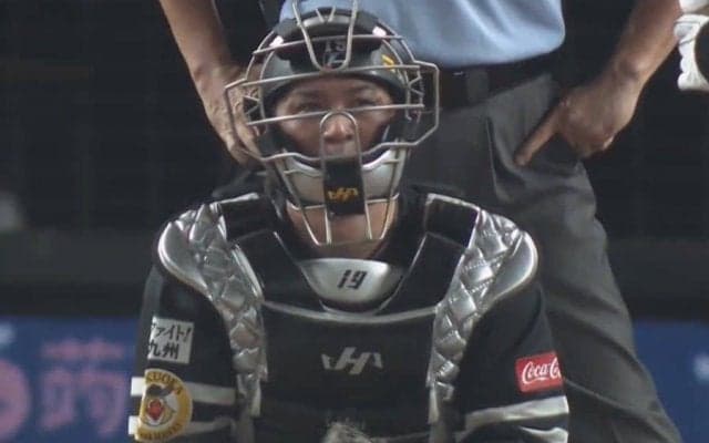 「捕ってから速すぎ」　“超速”甲斐キャノンにファン衝撃「捕る瞬間には投げてた」