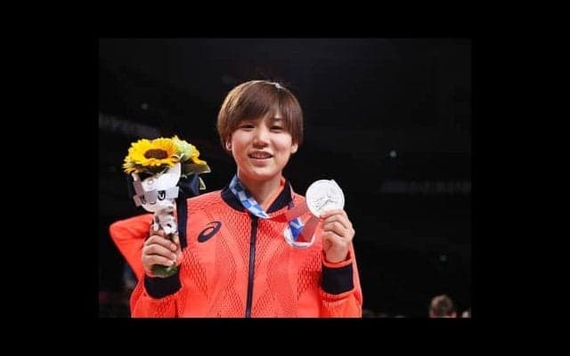 銀メダルを獲得した女子バスケの町田瑠唯。２、３番手から大活躍、それまで心が折れなかったのはなぜか。