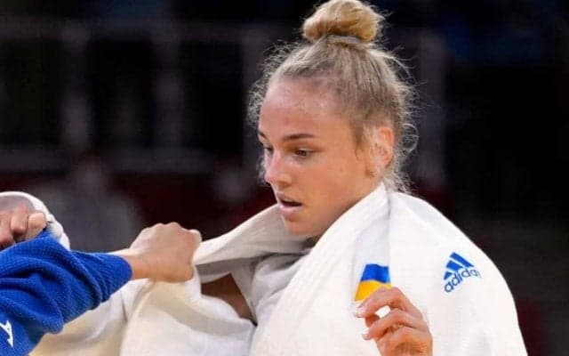 五輪出場のモデル柔道家、鮮やかタンクトップでフォロワー50万人に感謝「ありがとう」