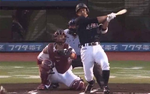 佐々木朗希の先発試合で3本目　ロッテ荻野の先頭打者弾にファン驚愕「すごい」