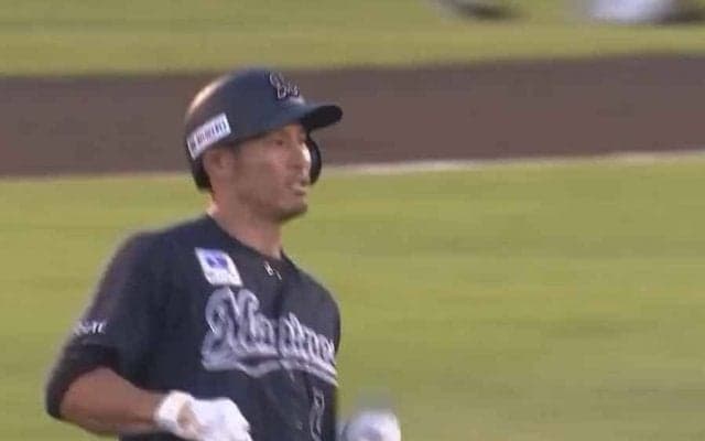 楽天オコエがフェンス際で「名演技」？　ロッテ荻野を惑わせた動きにファン注目
