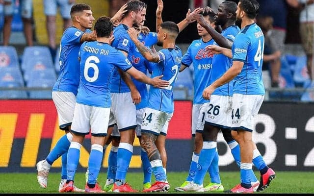 ナポリがジェノアに競り勝ち2連勝スタート《セリエA》