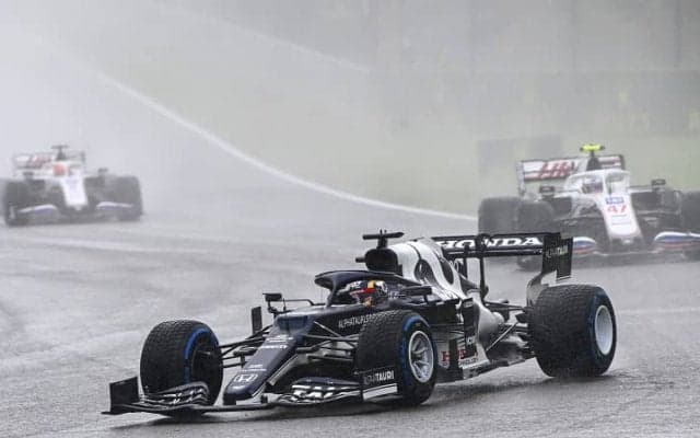【Ｆ１・ベルギーＧＰ】前代未聞！セーフティーカー先導でわずか３周、ただ大雨のなかを走行しただけでレースを成立させたことに賛否
