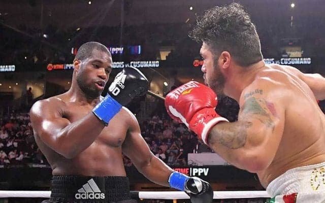 英23歳ヘビー1位が1回TKO　側頭部打ち抜くハンマーフックに海外恐怖「アメージング」