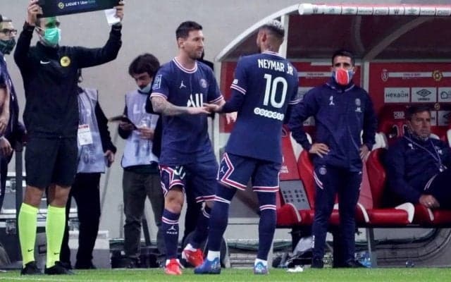 歴史が動いた瞬間！ PSGがメッシのデビュー戦の舞台裏を公開