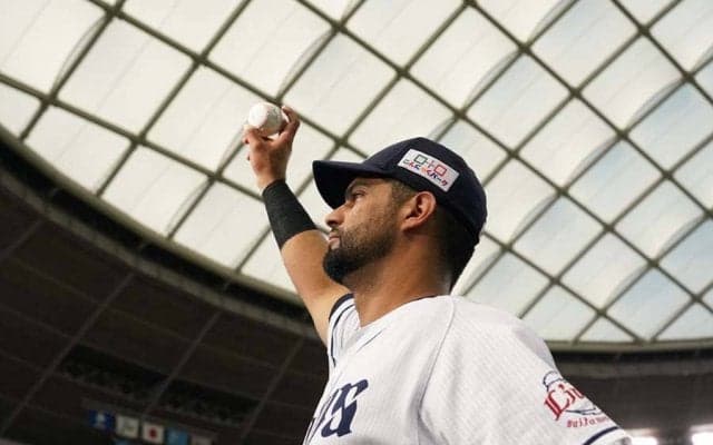 全力プレーでファンに愛された“救世主”　西武メヒアが残した8年間の功績