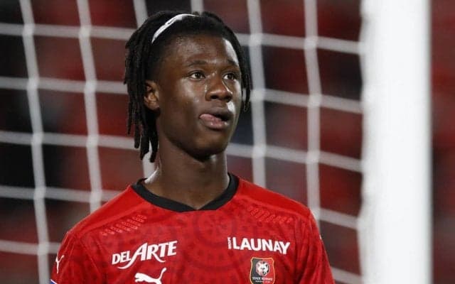 【移籍】レアル・マドリードがエドゥアルド・カマビンガの獲得を正式発表！ムバッペは断念もフランス代表の18歳逸材MFが「白い巨人」へ【動画】