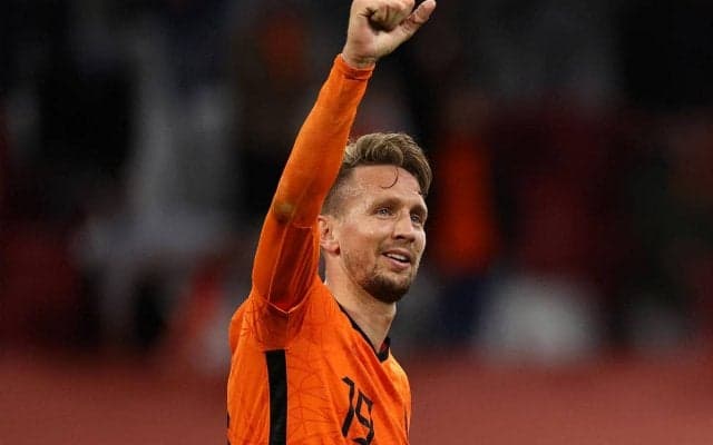 グリーズマン退団のバルサ、セビージャのオランダ代表FWルーク・デ・ヨングを買取OP付レンタル移籍で確保