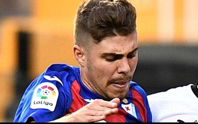 セビージャのスペイン代表DFアレハンドロ・ポソがアルメリアへレンタル
