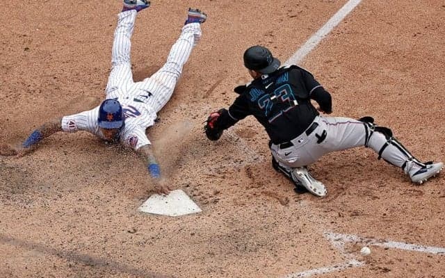 【MLB】親指くるり「boo」→「good」　ファンに“愚行”で批判も…サヨナラ生還で関係修復