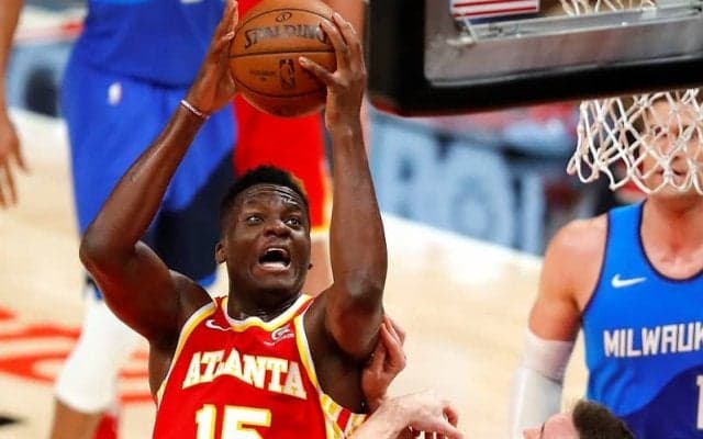 クリント・カペラがホークスとの延長契約に合意！ ヤング、コリンズとの3本柱を保持