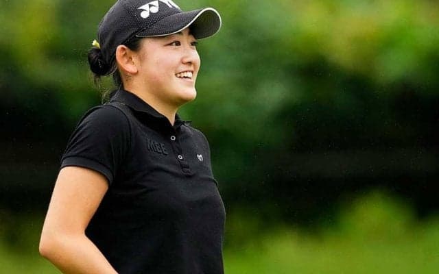 岩井ツインズの妹・千怜がプロ3戦目で初優勝！　19歳が大逆転「強気を貫いて良かった」