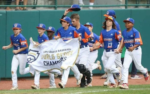 日本の高校野球と通じるリトルリーグの人気　総額66億円の放映権料は何に使われるのか