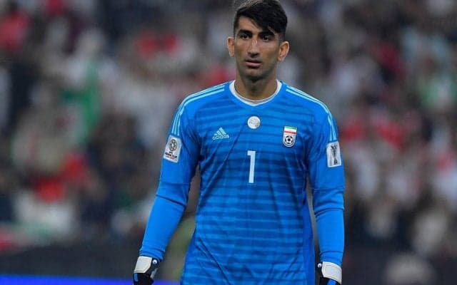 世界を驚かせた“強肩”発動、イラン代表GKの超ロングスローは健在