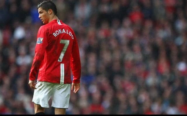 代表早期離脱のロナウドがマンチェスターに到着、盟友との再会も