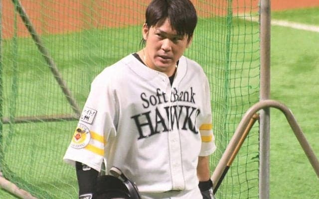 逆転打でお立ち台も笑顔なし　鷹・甲斐拓也の苦しい胸の内「悔しさしかない」