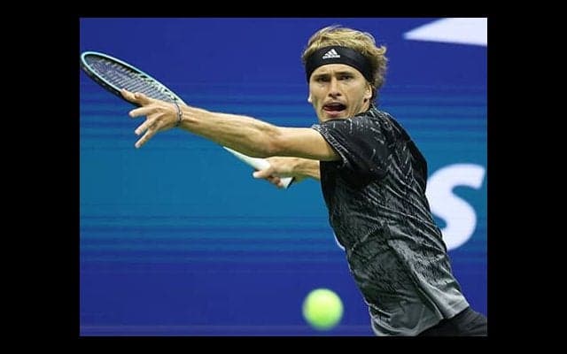 ズべレフ 相手途中棄権で16強