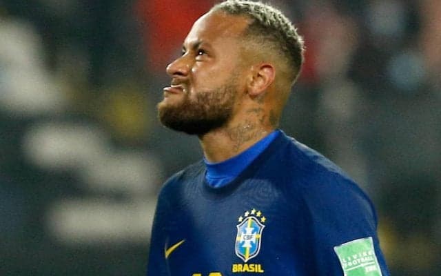 太り過ぎとの揶揄を一蹴!ブラジル代表ネイマールがインスタに上半身を公開、ムバッペらも反応