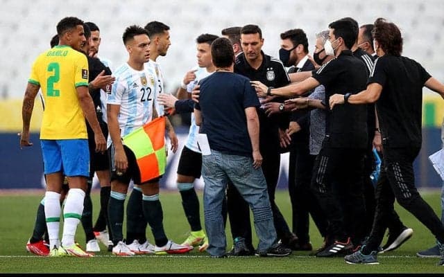 W杯予選のブラジルvsアルゼンチンが開始直後に異例の中止…ブラジル保健当局がアルゼンチンの検疫規則違反を問題視して介入