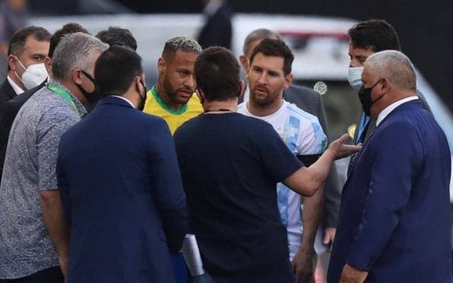 ブラジル代表対アルゼンチン代表が開始わずか「6分」で中止！「ネイマール対リオネル・メッシ」大注目の一戦で一体何が？