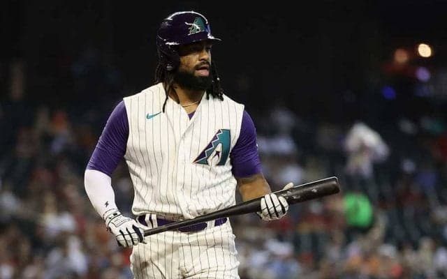 本塁打途中に衝撃の大乱闘　生還できずの事態に米唖然「こんな乱闘久しぶりに見た」