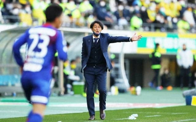 【J1昇格戦線異状アリ】磐田首位に返り咲き！京都を引きずり落とした甲府指揮官と21歳FWが語った同じ言葉「我々はまだまだ死んでいない」【戸塚啓のJ2のミカタ】(1)